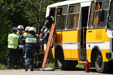 Эвакуация раненых из автобуса