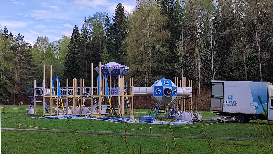 Зеленоград - Истории - Лесные детские площадки и пикниковые точки обновляют  по всему городу. Вот где и что делают