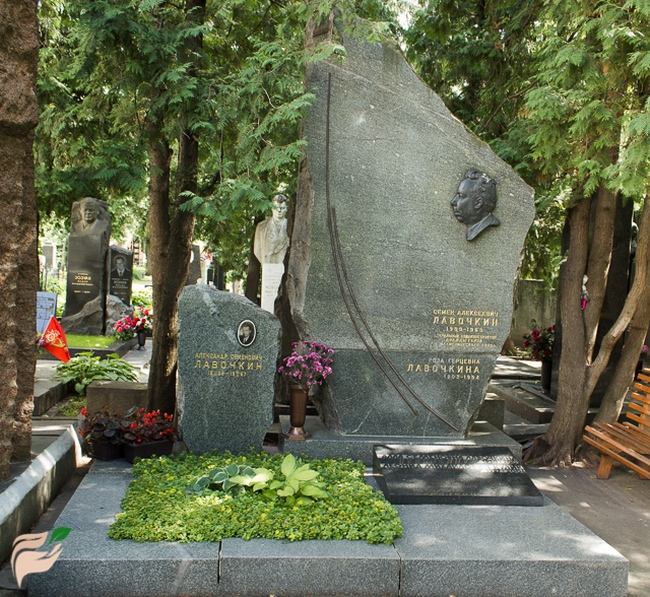 Новодевичье кладбище в москве могилы знаменитостей
